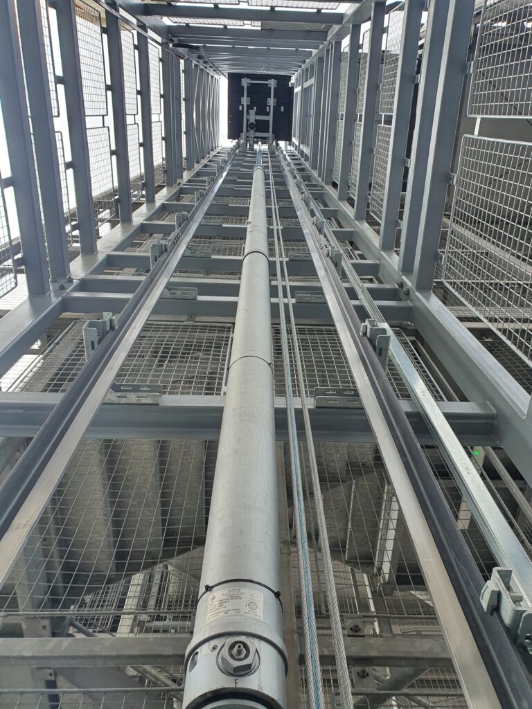 20220614_091719 temporary lift installation