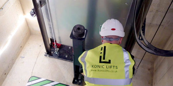 low pit and headroom safety sign